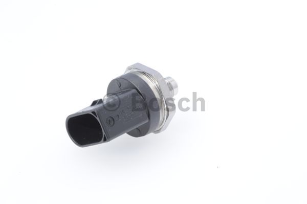 SENZOR PRITISKA GORIVA VW / AUDI 1.4 1.6 2.0 FSI