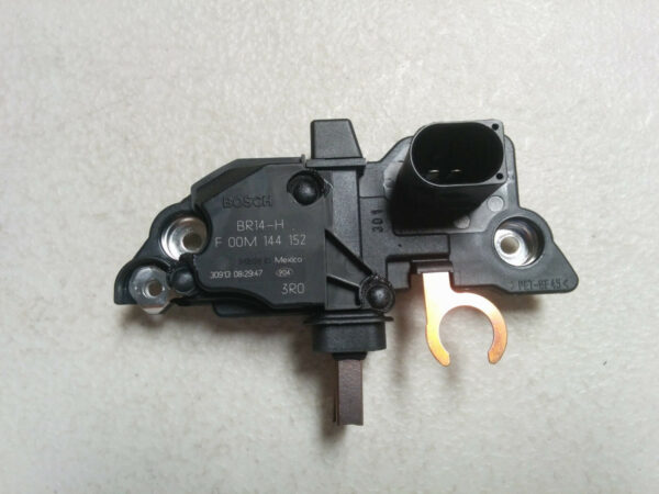 REGLER ALTERNATORA MERCEDES E200