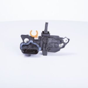 f00ma45247phfrwhco0000la-1.jpg REGLER ALTERNATORA 24V BOSCH